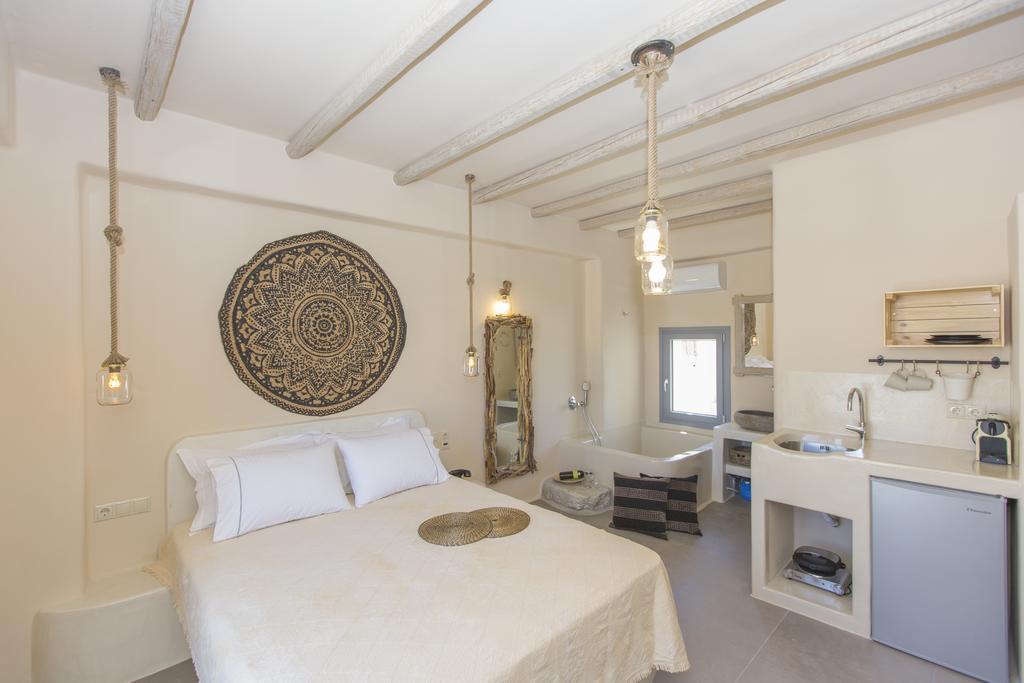 Ampelos Suites Naxos City Exterior photo